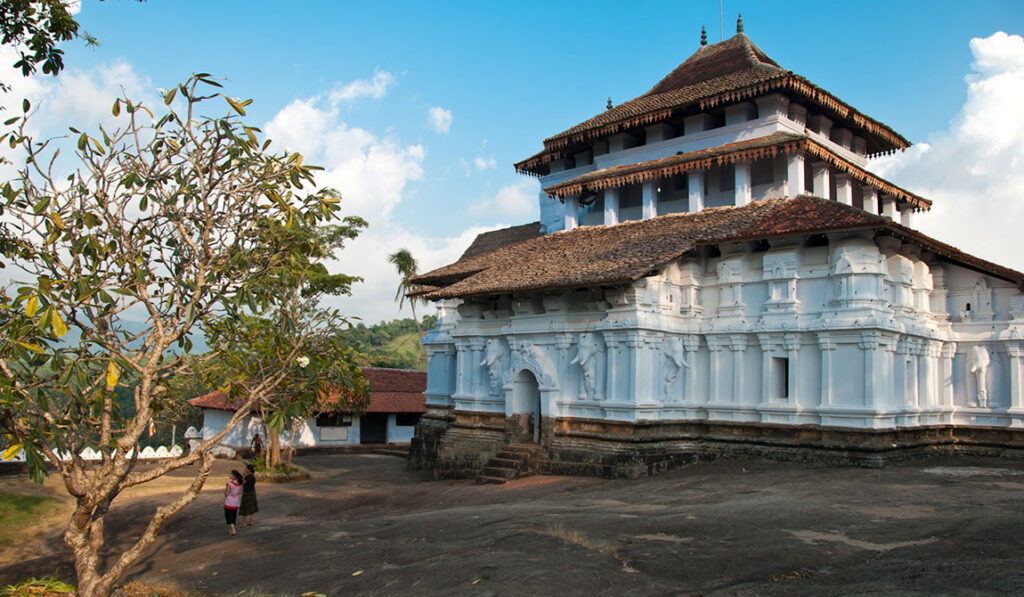 Lankatilaka Vihara Cathedral of Ancient Buddhism